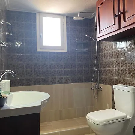 Demie And George ηouse